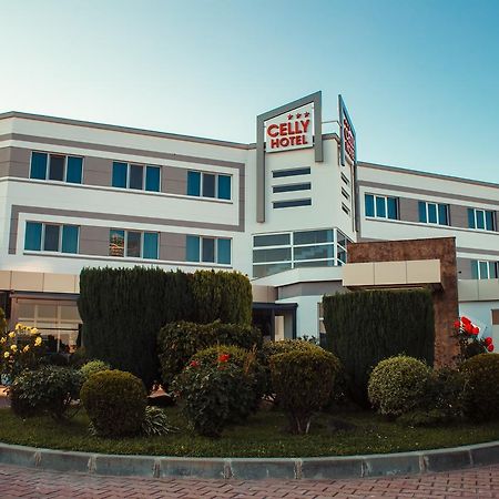 Celly Hotel 피테슈티 외부 사진